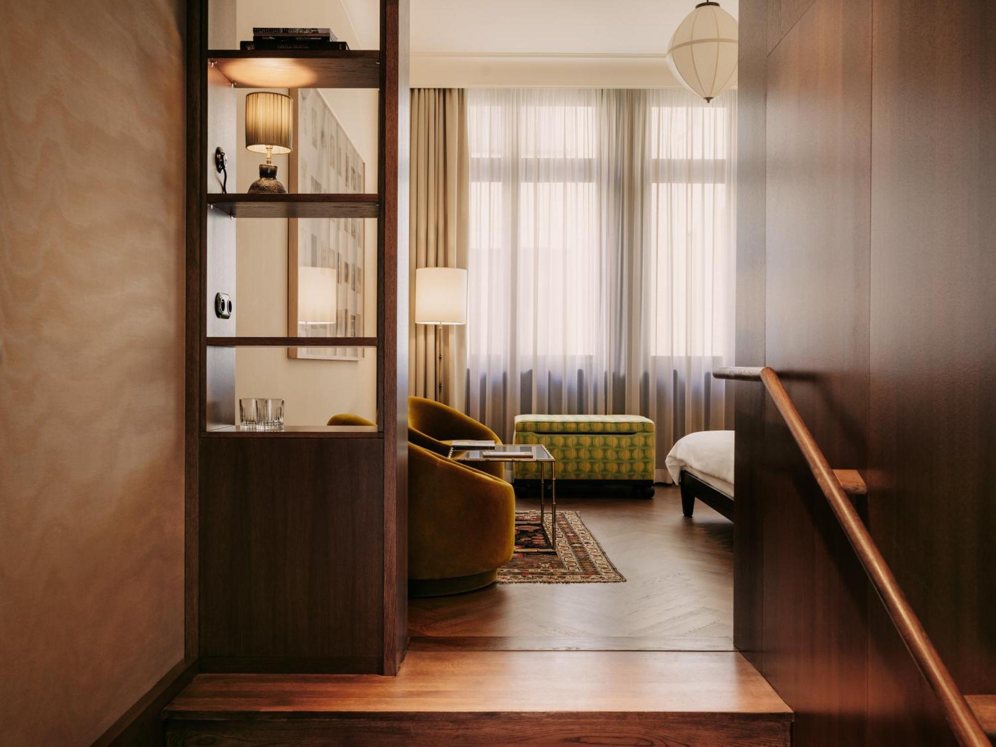 Boutique Hotel Chateau Royal Berlin Exterior photo A suite at the Hotel